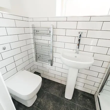 Carmen Eco-pod / Treehouse, Close To Cabot Circus Apartament Bristol