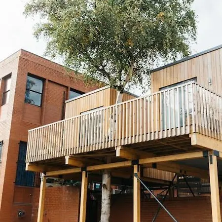 Carmen Eco-pod / Treehouse, Close To Cabot Circus Apartmán Bristol
