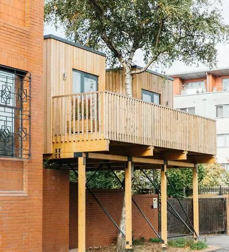 Carmen Eco-pod / Treehouse, Close To Cabot Circus