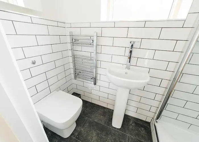 Carmen Eco-pod / Treehouse, Close To Cabot Circus Apartament Bristol