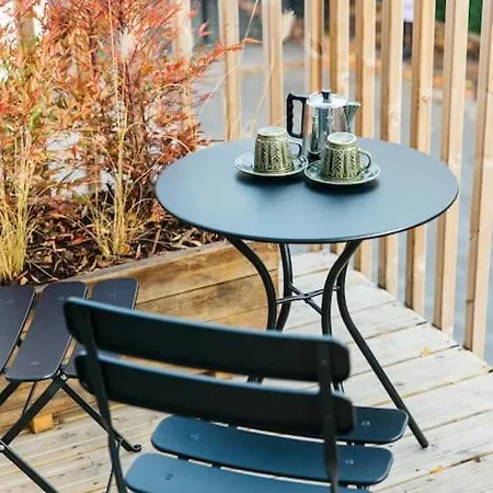 Carmen Eco-pod / Treehouse, Close To Cabot Circus *