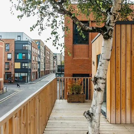 Appartement Carmen Eco-pod / Treehouse, Close To Cabot Circus Bristol