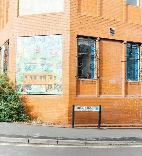 Carmen Eco-pod / Treehouse, Close To Cabot Circus Appartamento *