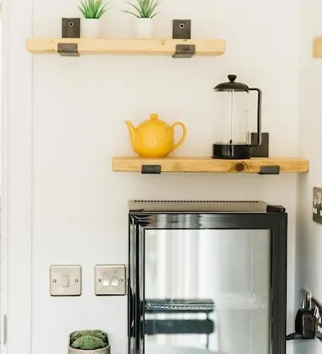 Carmen Eco-pod / Treehouse, Close To Cabot Circus * Bristol